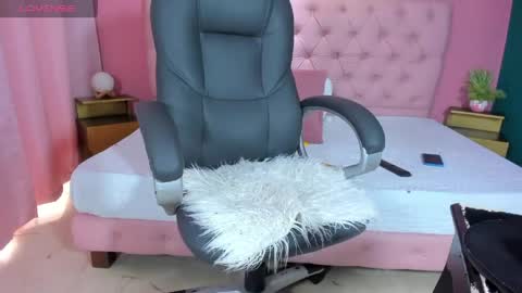 Snapshot of sweet_starxx chatting on May 20, 2026, 8:48 pm Yeileen online show from May 20, 2026, 8:48 pm