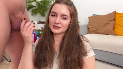 Snapshot of sweet_sugar87 chatting on December 21, 2025, 1:18 pm ViolaandVince online show from December 21, 2025, 1:18 pm