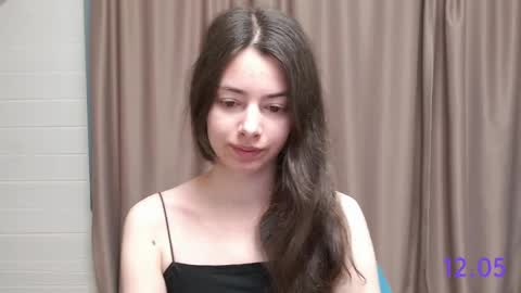 Snapshot of sweet_sweet_angel chatting on May 12, 2026, 9:28 am Angel online show from May 12, 2026, 9:28 am