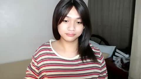 Snapshot of sweet_tenshi chatting on December 14, 2025, 11:42 pm tenshi online show from December 14, 2025, 11:42 pm