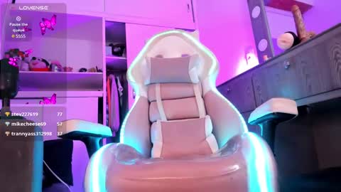 Snapshot of sweet_tiiina chatting on March 3, 2025, 12:15 am online show from March 3, 2025, 12:15 am