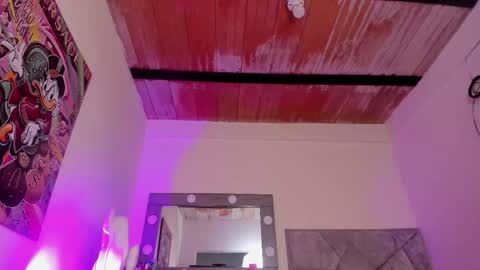 Snapshot of sweet_tiiina chatting on October 19, 2025, 10:32 pm online show from October 19, 2025, 10:32 pm