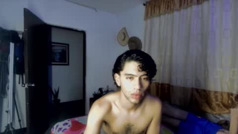 Snapshot of sweet_tippot chatting on December 31, 2024, 6:05 am Tippot and Germaine online show from December 31, 2024, 6:05 am