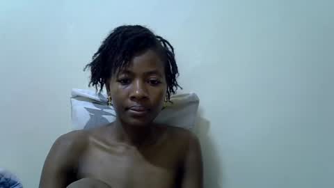 Snapshot of sweet_vee1 chatting on August 3, 2026, 12:43 pm Princess vee online show from August 3, 2026, 12:43 pm