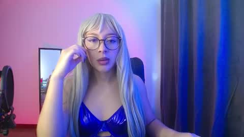 Snapshot of sweet_venus4 chatting on March 19, 2026, 3:38 pm sweet_venus4 online show from March 19, 2026, 3:38 pm