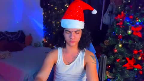 Steven independent model online show from December 16, 2025, 12:21 pm