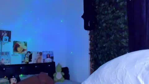 Steven independent model online show from June 7, 2026, 4:22 pm