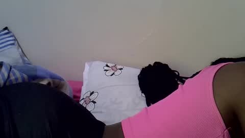 sweet_zarah online show from April 22, 2026, 4:37 am