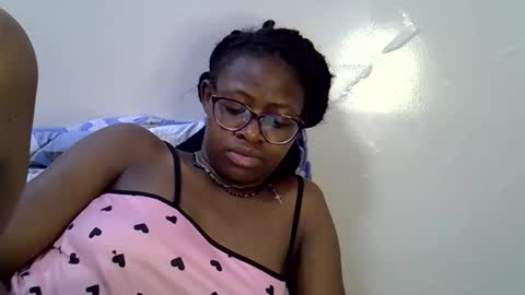 sweet_zarah online show from April 26, 2026, 6:55 am