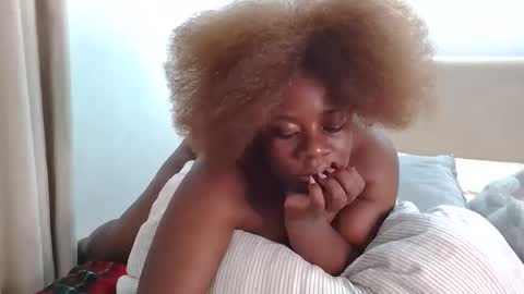 Snapshot of sweetafricangal chatting on May 6, 2026, 2:29 am NASHA online show from May 6, 2026, 2:29 am
