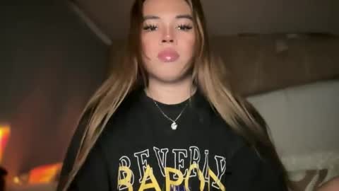 Snapshot of sweetalexa19 chatting on December 26, 2024, 5:15 am alexa your one and only queen online show from December 26, 2024, 5:15 am