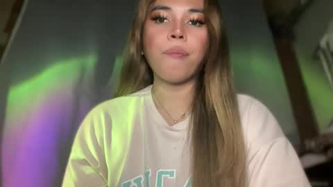 Snapshot of sweetalexa19 chatting on December 19, 2025, 4:14 pm alexa your one and only queen online show from December 19, 2025, 4:14 pm