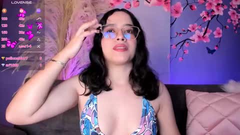 Snapshot of sweetanniie_ chatting on September 10, 2025, 4:23 am Annie online show from September 10, 2025, 4:23 am