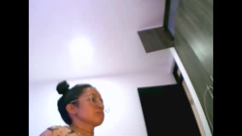 sweetapril_1991 online show from November 1, 2025, 6:21 pm