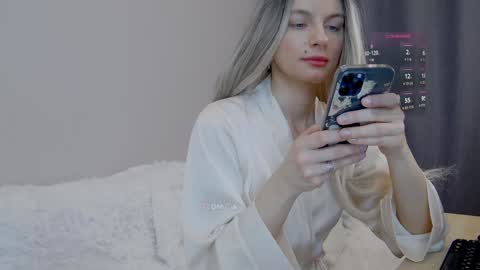 sweetbabyxx2021 online show from February 5, 2025, 3:45 am