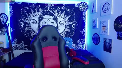 sweetbitter_ online show from December 20, 2024, 7:28 pm