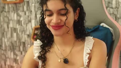 Snapshot of sweetbonii chatting on May 15, 2026, 7:10 pm Salom independent model online show from May 15, 2026, 7:10 pm