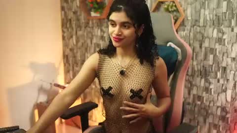 Salom independent model online show from July 5, 2026, 7:32 pm