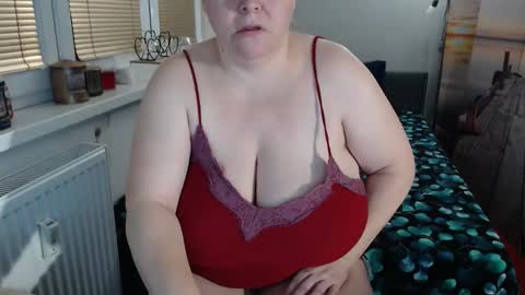Sweetboobs85h online show from December 23, 2025, 6:44 am