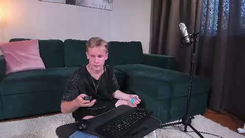 your Alex  online show from June 25, 2026, 9:25 am