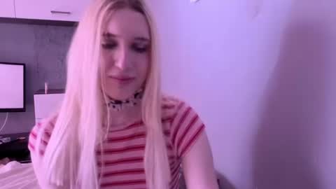 Snapshot of sweetcrystalll chatting on June 21, 2026, 2:41 pm sweetcrystalll online show from June 21, 2026, 2:41 pm