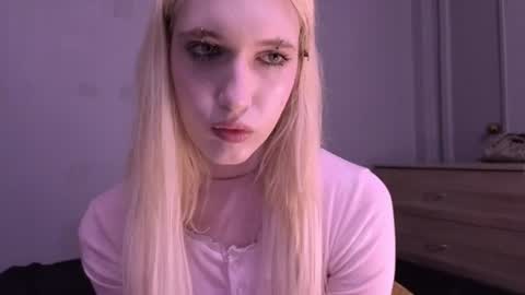 Snapshot of sweetcrystalll chatting on June 27, 2026, 8:47 pm sweetcrystalll online show from June 27, 2026, 8:47 pm