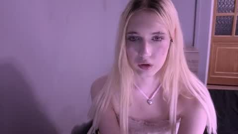 Snapshot of sweetcrystalll chatting on July 6, 2026, 6:54 pm sweetcrystalll online show from July 6, 2026, 6:54 pm