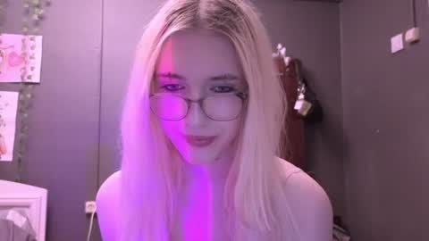 Snapshot of sweetcrystalll chatting on July 21, 2026, 12:35 am sweetcrystalll online show from July 21, 2026, 12:35 am