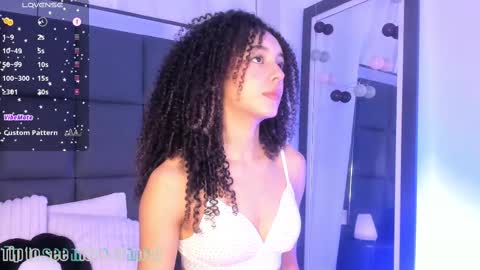 Snapshot of sweetcurly1 chatting on September 19, 2025, 7:54 am M I A online show from September 19, 2025, 7:54 am