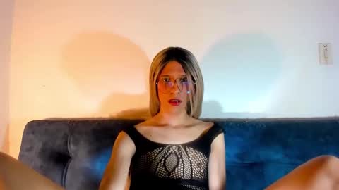 Snapshot of sweetdesaire chatting on March 6, 2025, 6:05 pm Amelia online show from March 6, 2025, 6:05 pm