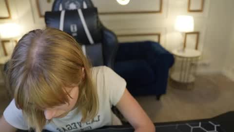 Amelia online show from July 29, 2026, 6:17 pm
