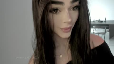 Bella online show from May 1, 2026, 8:13 pm