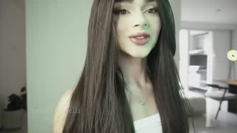Bella online show from June 16, 2026, 10:12 pm