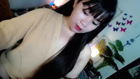 Snapshot of sweetgirl_mayxx chatting on June 5, 2026, 5:18 pm May online show from June 5, 2026, 5:18 pm