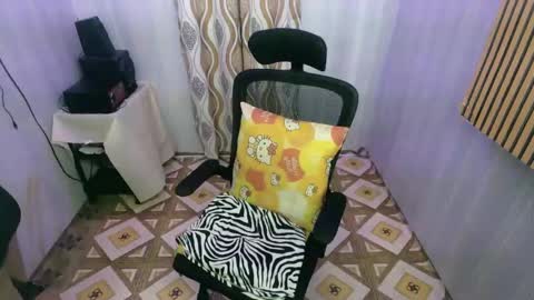 Snapshot of sweetgrace25 chatting on December 11, 2024, 9:55 pm IM YOUR GRACE online show from December 11, 2024, 9:55 pm