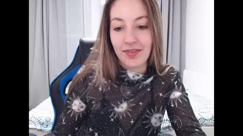 Snapshot of sweetheart_77 chatting on December 9, 2024, 2:34 am Emma online show from December 9, 2024, 2:34 am