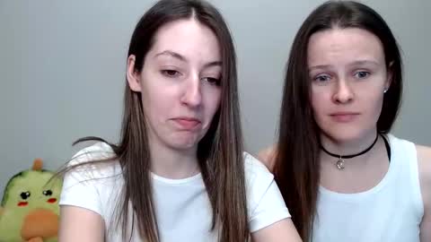 Snapshot of sweetheart_77 chatting on January 21, 2025, 9:57 pm Emma online show from January 21, 2025, 9:57 pm