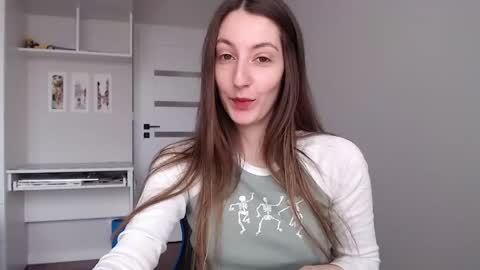 Snapshot of sweetheart_77 chatting on May 12, 2026, 9:06 am Emma online show from May 12, 2026, 9:06 am