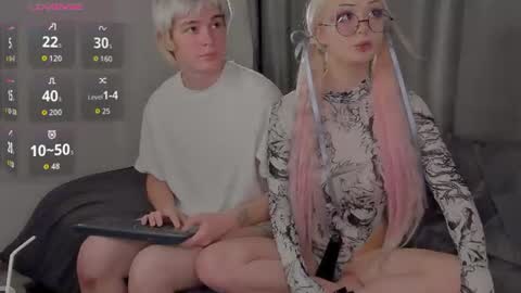 Snapshot of sweethearts_friends chatting on July 20, 2026, 6:32 pm sweethearts_friends online show from July 20, 2026, 6:32 pm