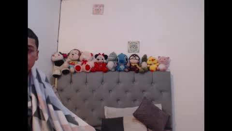 Snapshot of sweethoney22_ chatting on January 25, 2025, 11:23 am Sabrina y Eliot online show from January 25, 2025, 11:23 am