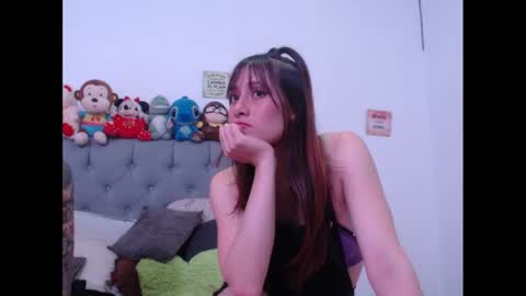 Snapshot of sweethoney22_ chatting on January 29, 2025, 5:51 am Sabrina y Eliot online show from January 29, 2025, 5:51 am