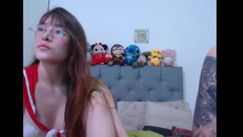 Snapshot of sweethoney22_ chatting on March 12, 2025, 7:35 am Sabrina y Eliot online show from March 12, 2025, 7:35 am