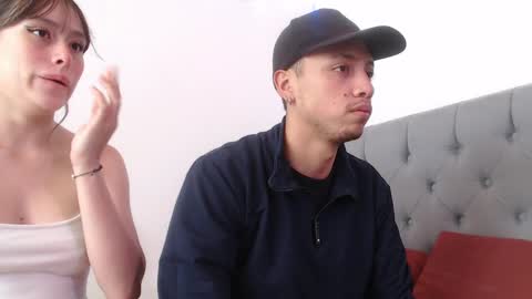 Snapshot of sweethoney22_ chatting on September 14, 2025, 12:15 pm Sabrina y Eliot online show from September 14, 2025, 12:15 pm