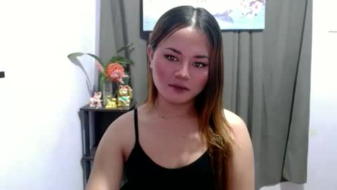 sweethotlove_xoxo online show from October 31, 2025, 7:37 pm