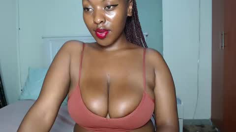 Snapshot of sweetice_01 chatting on March 12, 2025, 8:20 pm euny online show from March 12, 2025, 8:20 pm