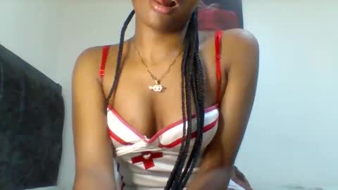 Snapshot of sweetie_lee chatting on October 27, 2025, 2:26 am sweetie lee online show from October 27, 2025, 2:26 am