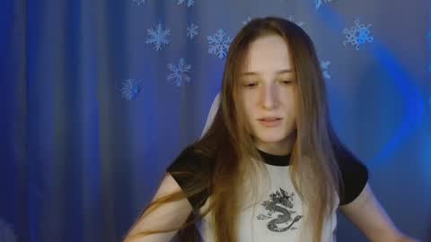 Snapshot of sweetie_lover chatting on December 10, 2024, 8:27 pm Annie online show from December 10, 2024, 8:27 pm