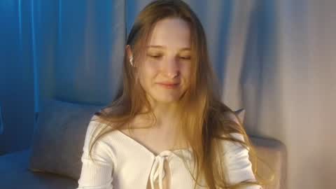 Snapshot of sweetie_lover chatting on December 20, 2024, 10:43 pm Annie online show from December 20, 2024, 10:43 pm