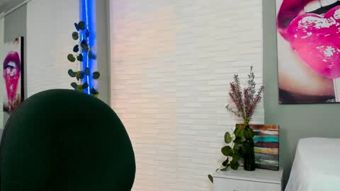 Snapshot of sweetieandjuiicy chatting on January 22, 2025, 10:05 pm Call me Nataly online show from January 22, 2025, 10:05 pm