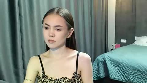 sweetieee_kira online show from October 3, 2025, 9:23 pm